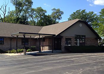 Photo of ANDREW L, CONDITIONS TREATED:Acute and Chronic Pain, Arthritis Pain, Ankle and Foot Injuries, Back and Neck Pain, Dizziness and Balance Deficits, Hand Trauma and Upper Extremity Injuries, Hip and Knee Injuries, Joint Replacement, Leg Injuries and Knee Pain, Muscle Strains and Sprains, Orthopedic Injuries, Overuse Injuries, Personal and Auto Injuries, Pain Related to Women’s Health and Pregnancy, Pre- and Post-Surgical Conditions, Repetitive Stress Injuries, Shoulder &amp; Elbow Injuries
TREATMENTS OFFERED:Concussion Management, 3P Program for ACL Injuries, Manual Therapy, Functional Movement Screens™, Joint Replacement Physical Therapy, Functional Capacity Evaluations, Work Conditioning, Graston Technique®, HawkGrips® &amp; Pain Therapy in ROCKFORD