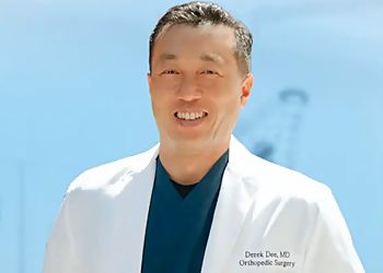 Photo of DEREK T. DEE, CONDITIONS TREATED: Anatomic Double-Bundle ACL Reconstruction, Patella Pain and Instability, Trauma Injuries, Bursitis, Sports Injuries, Hoffa&#x27;s Fat Pad Syndrome &amp; Subchondral Bone Marrow Edema/Lesions
TREATMENTS OFFERED: Cartilage Transplant and Repairs, Meniscus Transplant and Replacement, Synthetic Fiber Augmentation to ACL and Ligament Repairs, Orthobiologics, Sholuder Arthroscopy, Knee Arthroscopy, Revision Arthroscopic Surgery &amp; Hip Arthroscopy in HUNTINGTON BEACH