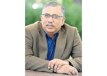 Photo of DR ASHIM SINHA, Cushing&#x27;s Syndrome, Thyroid Nodules, Osteoporosis, Weight Loss and Obesity, Type 1 and 2 Diabetes, Diabetes in Pregnancy, Hypothyroidism, Hyperthyroidism, Pituitary and Adrenal Disorders, Hyponatremia, Hypercalcaemia, Androgen Insufficienc &amp; Endocrine Disorders in Pregnancy in CAIRNS