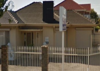 Photo of DR DZUNG DANG, Tooth Extraction, Toothache, Broken Teeth, Cracked Teeth, Root Canal Therapy, Swollen and Bleeding Gums, Wisdom Teeth, Abscesses, Children and Family Dentistry, Trauma &amp; Oral Trauma in ADELAIDE