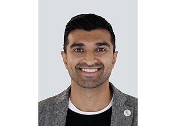 Photo of DR. RAAJ VORA, Orthopedics specialist