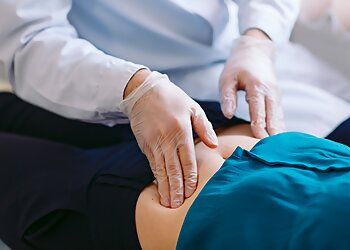 Photo of DR ROGER LEE, Gastroenterologists specialist