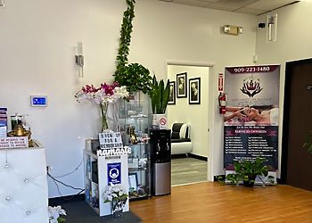 Photo of SATIN HANDZ SPA MASSAGE & WELLNESS CENTER, Massage therapy specialist