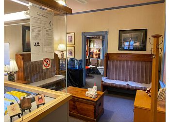 Clinic photo/Office of Dr. DR. DOUGLAS ALEXANDER RIDDELL