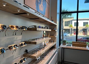 Clinic photo/Office of Dr. DR. R. DEVIN MCKINNEY