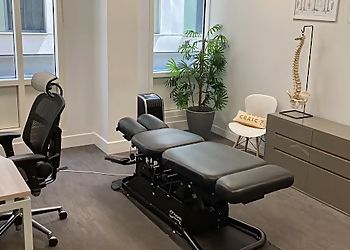 Clinic photo/Office of Dr. EALING BROADWAY CHIROPRACTIC CLINIC