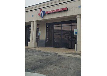 Clinic photo/Office of Dr. EDDIE DAVIS