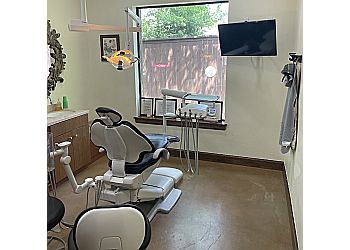 Clinic photo/Office of Dr. JOE ISAACSON