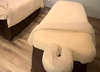 Clinic photo/Office of Dr. MASSAGE HEIGHTS NORTH THORNTON