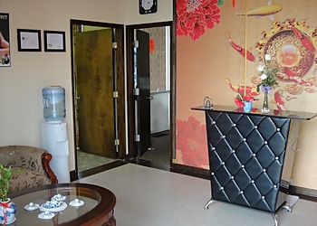 Clinic photo/Office of Dr. NANA MASSAGE