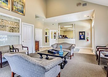 Clinic photo/Office of Dr. STEVEN P. THOMPSON