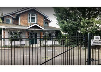 Clinic photo/Office of Dr. THOMAS PETERSON