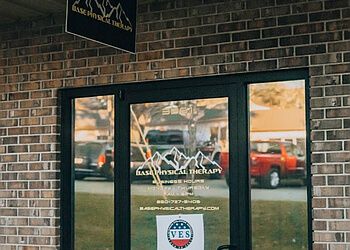 Clinic photo/Office of Dr. TOM LARSON